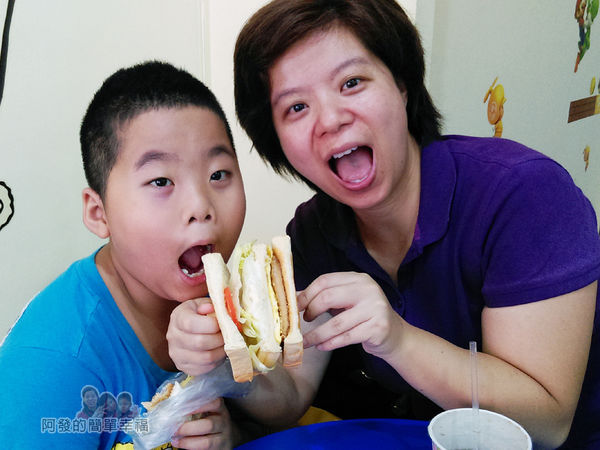2個蛋早餐30-餐點尺寸不小