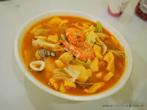 喵匠義式麵坊：【食記】台中喵匠義式麵坊@沙鹿捷運BRT靜宜大學 : 不只是可愛! 給你暖暖幸福的平價美味義式料理