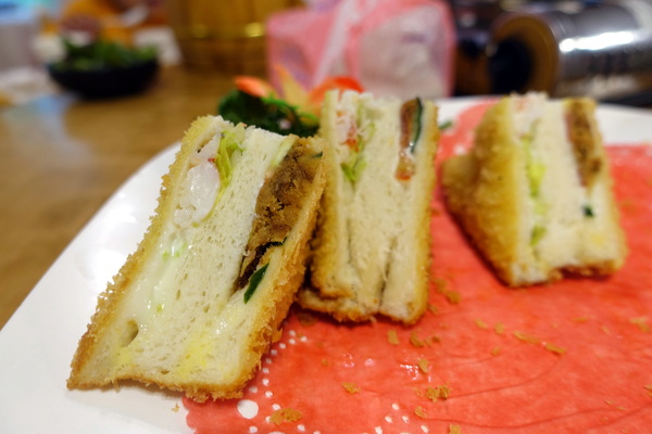 玉蘭活魚餐廳:(胖樺食記)桃園龍潭活魚三吃「玉蘭活魚餐廳」/有停車位/石門水庫/平價/三代老店