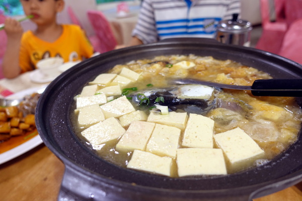 玉蘭活魚餐廳:(胖樺食記)桃園龍潭活魚三吃「玉蘭活魚餐廳」/有停車位/石門水庫/平價/三代老店