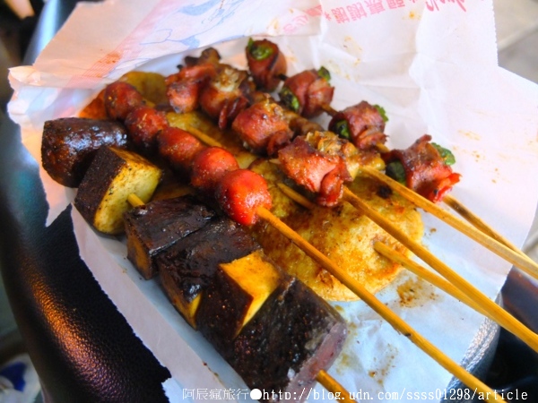 林師傅烤肉:【美食特搜。屏東市】林師傅烤肉滷味。屏東宵夜 在地人與學生喜愛的深夜美食