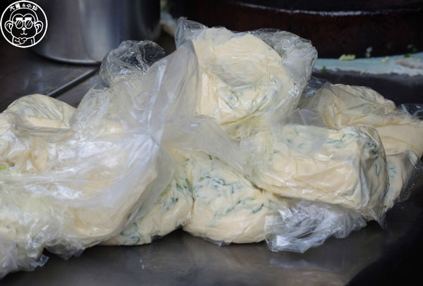 華陰街商圈  脆皮蔥油餅：呷飽祙【台北大同･黃福龍脆皮蔥油餅】後火車站必吃蔥油餅