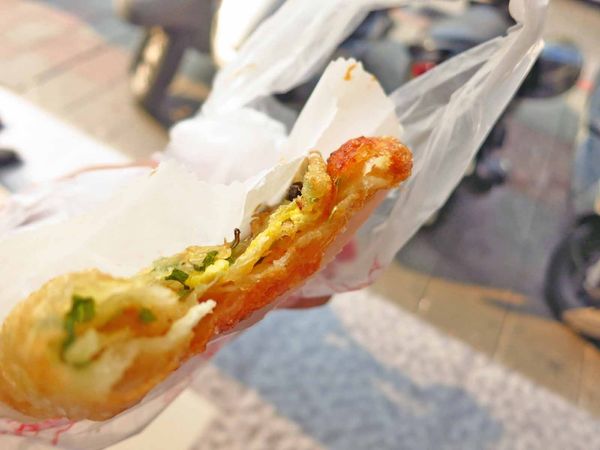 【台北美食】黃福龍脆皮蔥油餅-台北車站銅板美食