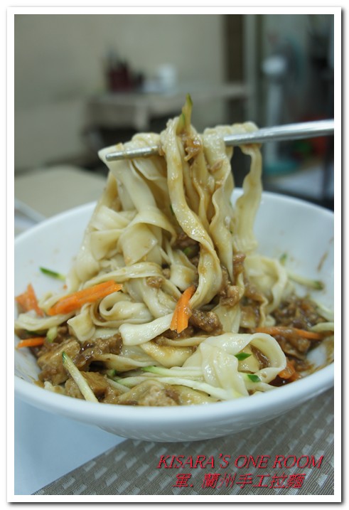 軍蘭州拉麵:現點現拉好風景──軍.蘭州手工拉麵