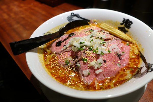 カラシビ味噌拉麵 鬼金棒:(胖樺食記) 捷運中山站推薦美食「カラシビ鬼金棒辣麻味噌拉麵」/道地日式拉麵沾麵/不收一成服務費/和牛拉麵/台北車站