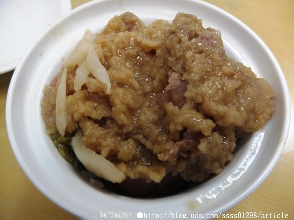 夜市快餐:【美食特搜。屏東市】夜市快餐。汁多味美排骨飯 屏東獨有的「排骨山脈」 屏東夜市美食篇