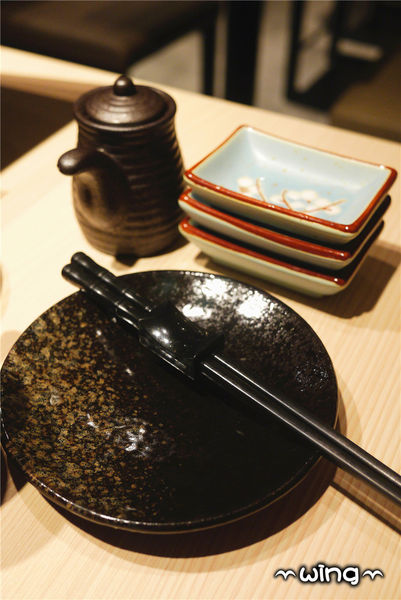 天八日式居酒屋(忠孝店)：［台北東區］食材鮮美日式料理。【天八日式居酒屋-忠孝店】生魚片/握壽司/韓式炸雞/牛小排體驗(捷運忠孝敦化站美食餐廳)