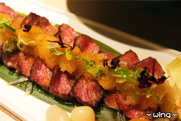 天八日式居酒屋(忠孝店)：［台北東區］食材鮮美日式料理。【天八日式居酒屋-忠孝店】生魚片/握壽司/韓式炸雞/牛小排體驗(捷運忠孝敦化站美食餐廳)