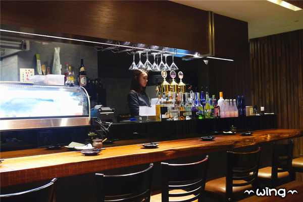 天八日式居酒屋(忠孝店)：［台北東區］食材鮮美日式料理。【天八日式居酒屋-忠孝店】生魚片/握壽司/韓式炸雞/牛小排體驗(捷運忠孝敦化站美食餐廳)