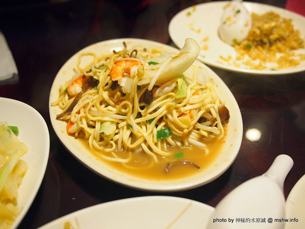 順欣鮮味料理:【食記】台中順欣鮮味料理-生蚵.海鮮.熱炒@西區模範市場捷運BRT中正國小 : 模範市場邊的好吃現炒?Orz