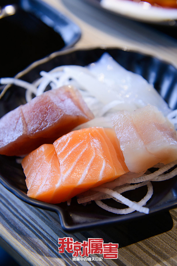 我!就厲害(西門店)：【口碑券|我!就厲害 西門店】店如其名 海鮮鮮度一級棒 鮮蝦吃翻天&啤酒喝通海之 老闆這樣賣真的沒關係嗎