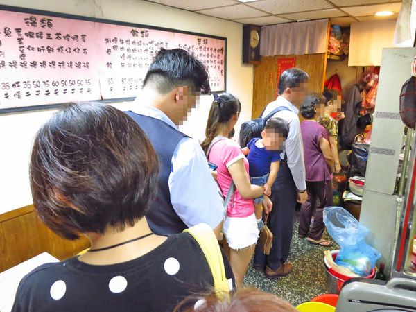 【台北美食】赤峰街無名排骨飯-低調沒有招牌的排骨飯