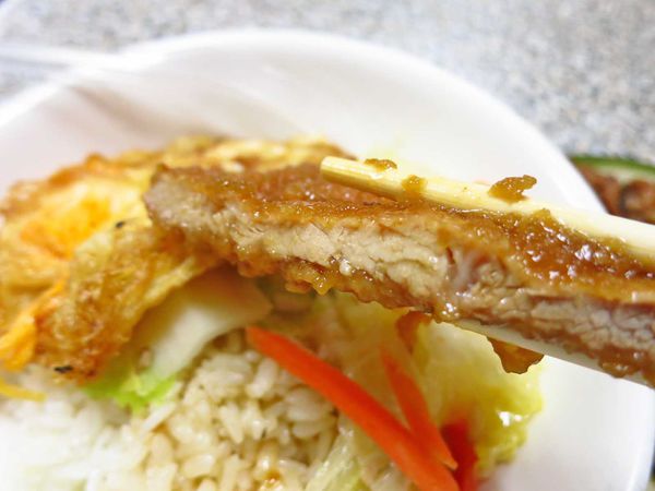 【台北美食】赤峰街無名排骨飯-低調沒有招牌的排骨飯