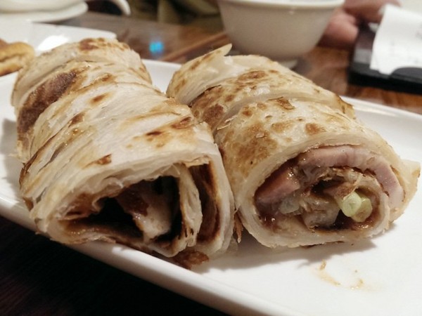 六堆伙房(中山店)：《中山》六堆伙房 客家麵食館│擂茶Q麻糬鍋餅ღ ×鹹豬肉捲餅×西米焗烤布丁~連甜點都富有創意!