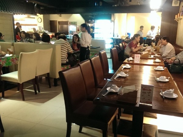 六堆伙房(中山店)：《中山》六堆伙房 客家麵食館│擂茶Q麻糬鍋餅ღ ×鹹豬肉捲餅×西米焗烤布丁~連甜點都富有創意!