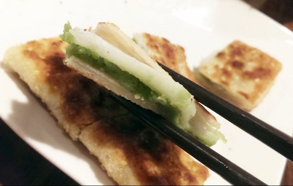 六堆伙房(中山店)：《中山》六堆伙房 客家麵食館│擂茶Q麻糬鍋餅ღ ×鹹豬肉捲餅×西米焗烤布丁~連甜點都富有創意!