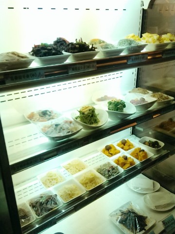 六堆伙房(中山店)：《中山》六堆伙房 客家麵食館│擂茶Q麻糬鍋餅ღ ×鹹豬肉捲餅×西米焗烤布丁~連甜點都富有創意!