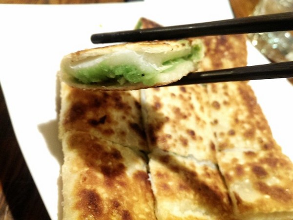 六堆伙房(中山店)：《中山》六堆伙房 客家麵食館│擂茶Q麻糬鍋餅ღ ×鹹豬肉捲餅×西米焗烤布丁~連甜點都富有創意!