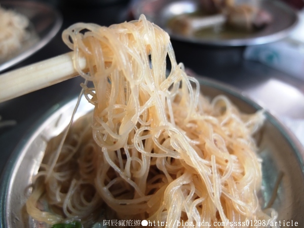侯家滷味：【美食特搜。屏東市】侯家滷味塩水鴨。屏東市中正路上50餘年老字號 道地家鄉風味鹹水鴨