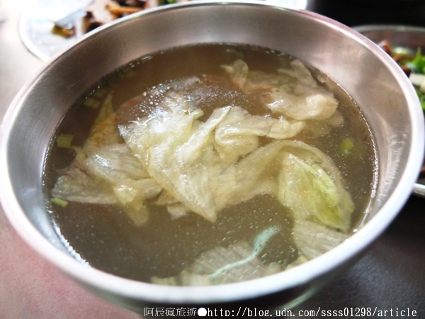 侯家滷味：【美食特搜。屏東市】侯家滷味塩水鴨。屏東市中正路上50餘年老字號 道地家鄉風味鹹水鴨