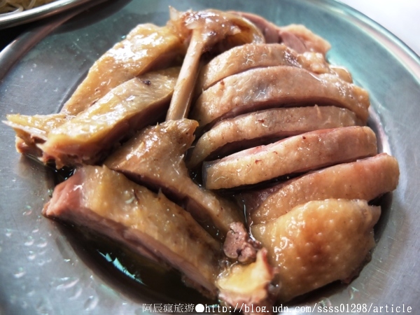 侯家滷味：【美食特搜。屏東市】侯家滷味塩水鴨。屏東市中正路上50餘年老字號 道地家鄉風味鹹水鴨