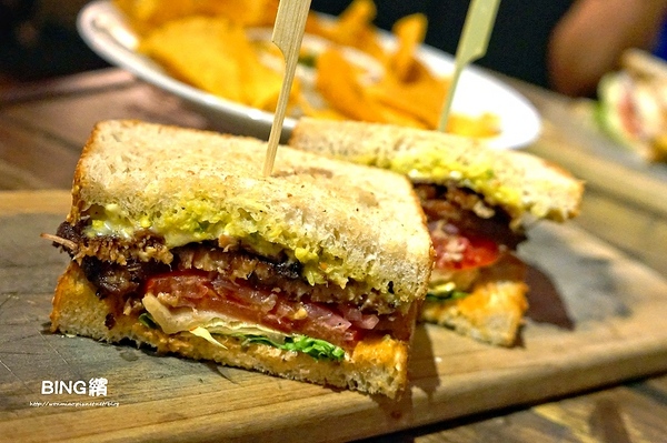 BING 繽：【信義區美式/市府站/統一時代 推薦】釋放壓力吃吃喝喝好去處！ ✿✿ BING 繽 ✿✿ (完整菜單酒單)