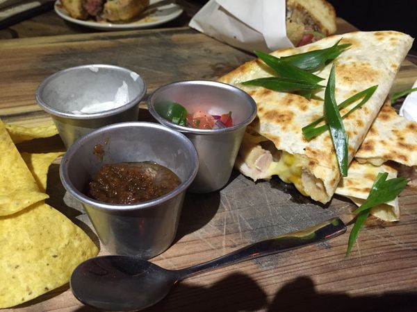 BING 繽：[信義/市政府站]吃一口烤牛隨漢堡馬上再訂位-Bing繽