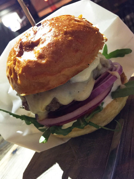 BING 繽：[信義/市政府站]吃一口烤牛隨漢堡馬上再訂位-Bing繽