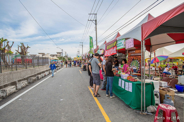 LINE FRIENDS彩繪稻田:【遊記】{屏東。南州}「全球首發 LINE FRIENDS彩繪稻田」就在2015屏東國際彩稻藝術節