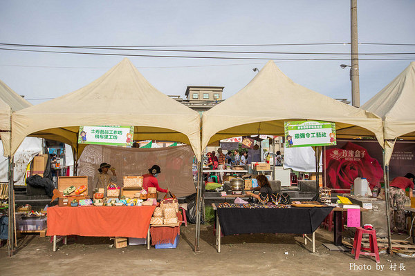 LINE FRIENDS彩繪稻田:【遊記】{屏東。南州}「全球首發 LINE FRIENDS彩繪稻田」就在2015屏東國際彩稻藝術節