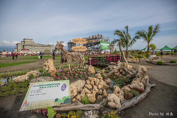 LINE FRIENDS彩繪稻田:【遊記】{屏東。南州}「全球首發 LINE FRIENDS彩繪稻田」就在2015屏東國際彩稻藝術節