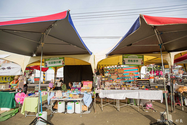 LINE FRIENDS彩繪稻田:【遊記】{屏東。南州}「全球首發 LINE FRIENDS彩繪稻田」就在2015屏東國際彩稻藝術節