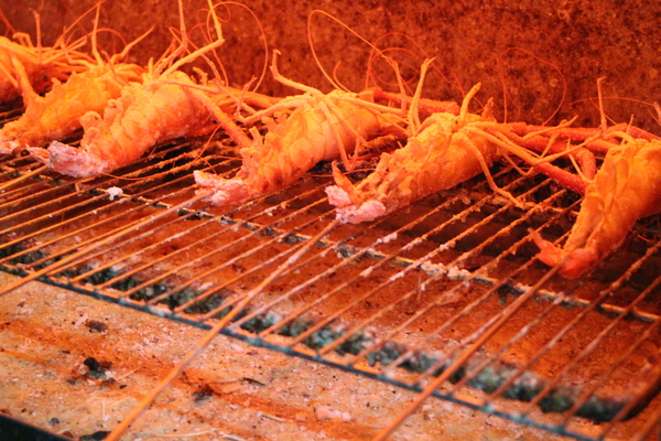 全球附合式運動休閒館:中和『全球複合式運動休閒館』釣蝦/保齡球館/棒壘球/撞球/飛鏢