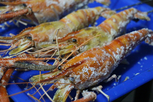 全球附合式運動休閒館:中和『全球複合式運動休閒館』釣蝦/保齡球館/棒壘球/撞球/飛鏢