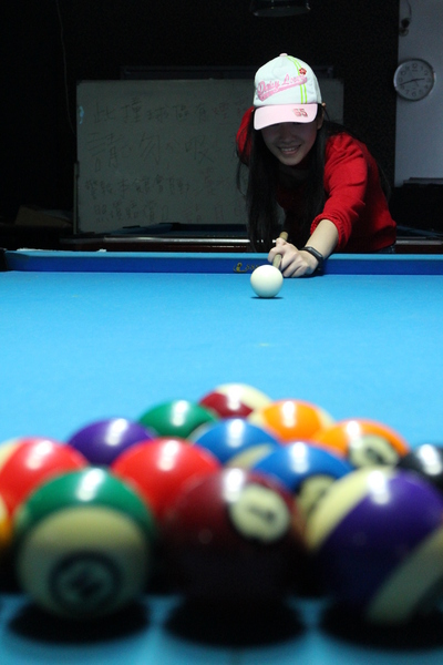 全球附合式運動休閒館:中和『全球複合式運動休閒館』釣蝦/保齡球館/棒壘球/撞球/飛鏢