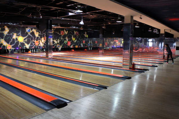 全球附合式運動休閒館:中和『全球複合式運動休閒館』釣蝦/保齡球館/棒壘球/撞球/飛鏢