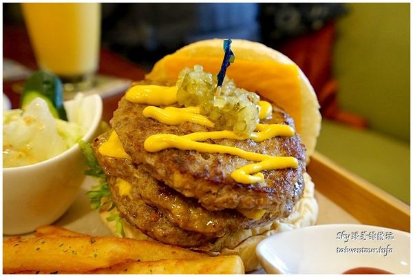 DeMo House:Big起司牛肉堡【Demo house早午餐】