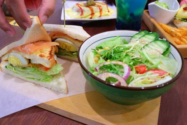 DeMo House:【桃園美食】DeMo House桃園寵物友善美式早午餐廳~坐在這享受美好的晨光午後,享用美食和玩貓咪,這樣悠閒的節奏還真不賴