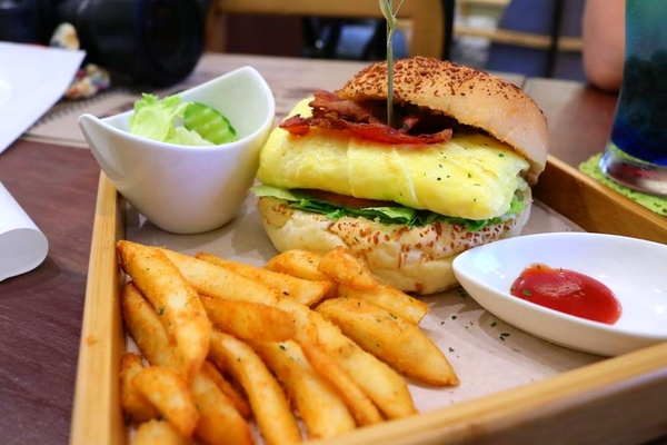 DeMo House:【桃園美食】DeMo House桃園寵物友善美式早午餐廳~坐在這享受美好的晨光午後,享用美食和玩貓咪,這樣悠閒的節奏還真不賴