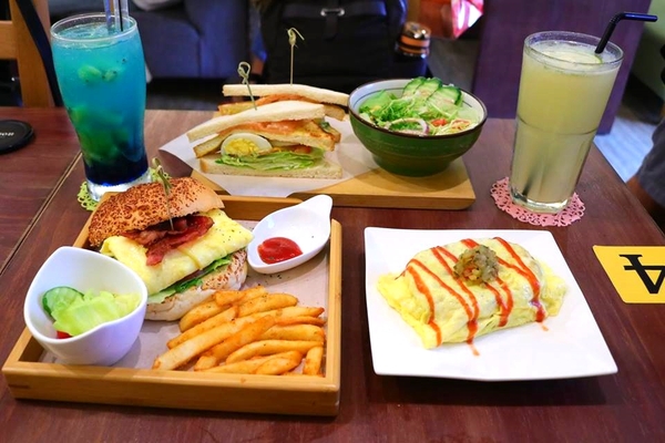 DeMo House:【桃園美食】DeMo House桃園寵物友善美式早午餐廳~坐在這享受美好的晨光午後,享用美食和玩貓咪,這樣悠閒的節奏還真不賴