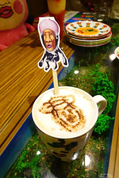 醜比頭的祕密花園:醜比頭的秘密花園輕食咖啡 - 捷運忠孝敦化站