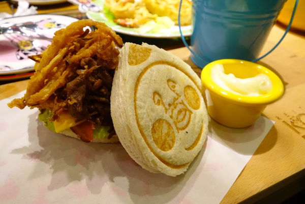 醜比頭的祕密花園:醜比頭的秘密花園輕食咖啡 - 捷運忠孝敦化站