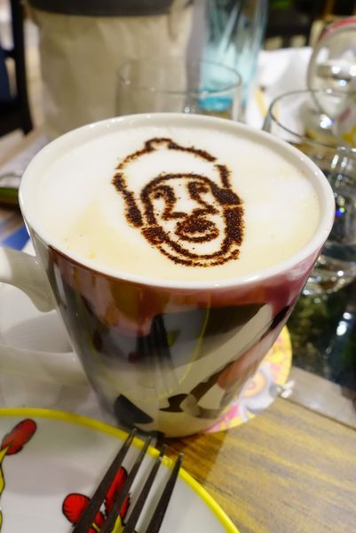 醜比頭的祕密花園:醜比頭的秘密花園輕食咖啡 - 捷運忠孝敦化站