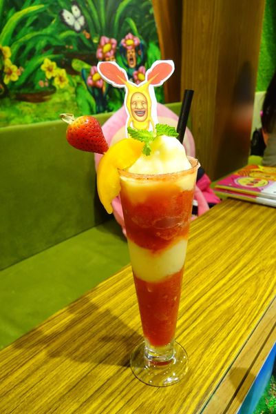 醜比頭的祕密花園:醜比頭的秘密花園輕食咖啡 - 捷運忠孝敦化站