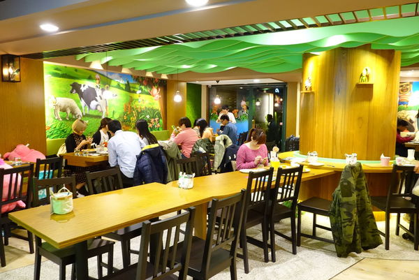 醜比頭的祕密花園:醜比頭的秘密花園輕食咖啡 - 捷運忠孝敦化站