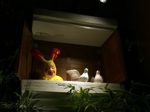 醜比頭的祕密花園:醜比頭的秘密花園輕食咖啡 - 捷運忠孝敦化站