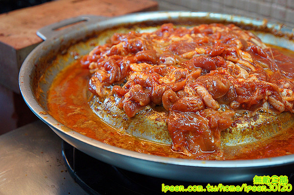 韓湘韓式餐廳(大灣店):【台南-永康區】銅板價x韓國手搖便當!! 大推韓國手搖便當.年糕鍋.辣炒年糕!~《韓湘韓式餐廳》