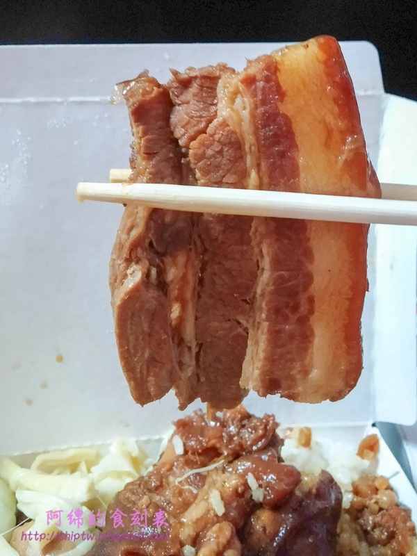 台南傳統味小吃店：桃園市中壢區 [台南傳統味小吃店] 台南肉燥飯滋味噴香誘人
