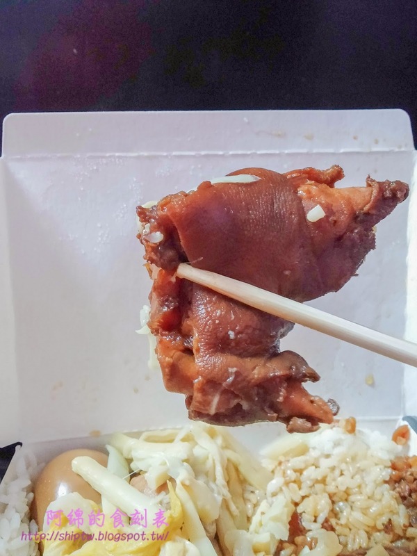 台南傳統味小吃店：桃園市中壢區 [台南傳統味小吃店] 台南肉燥飯滋味噴香誘人