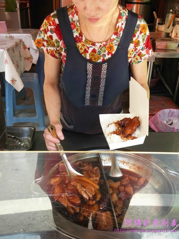 台南傳統味小吃店：桃園市中壢區 [台南傳統味小吃店] 台南肉燥飯滋味噴香誘人
